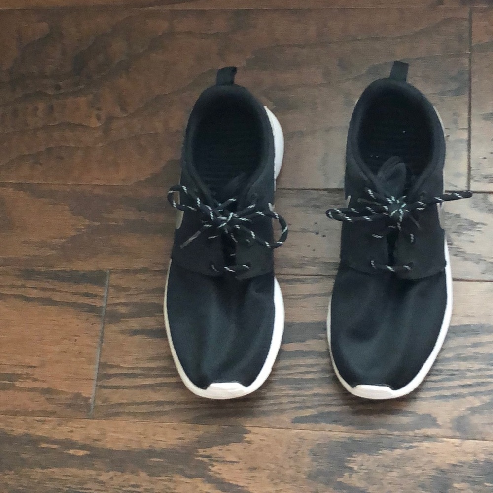 Nike women’s size 6.5 shoes